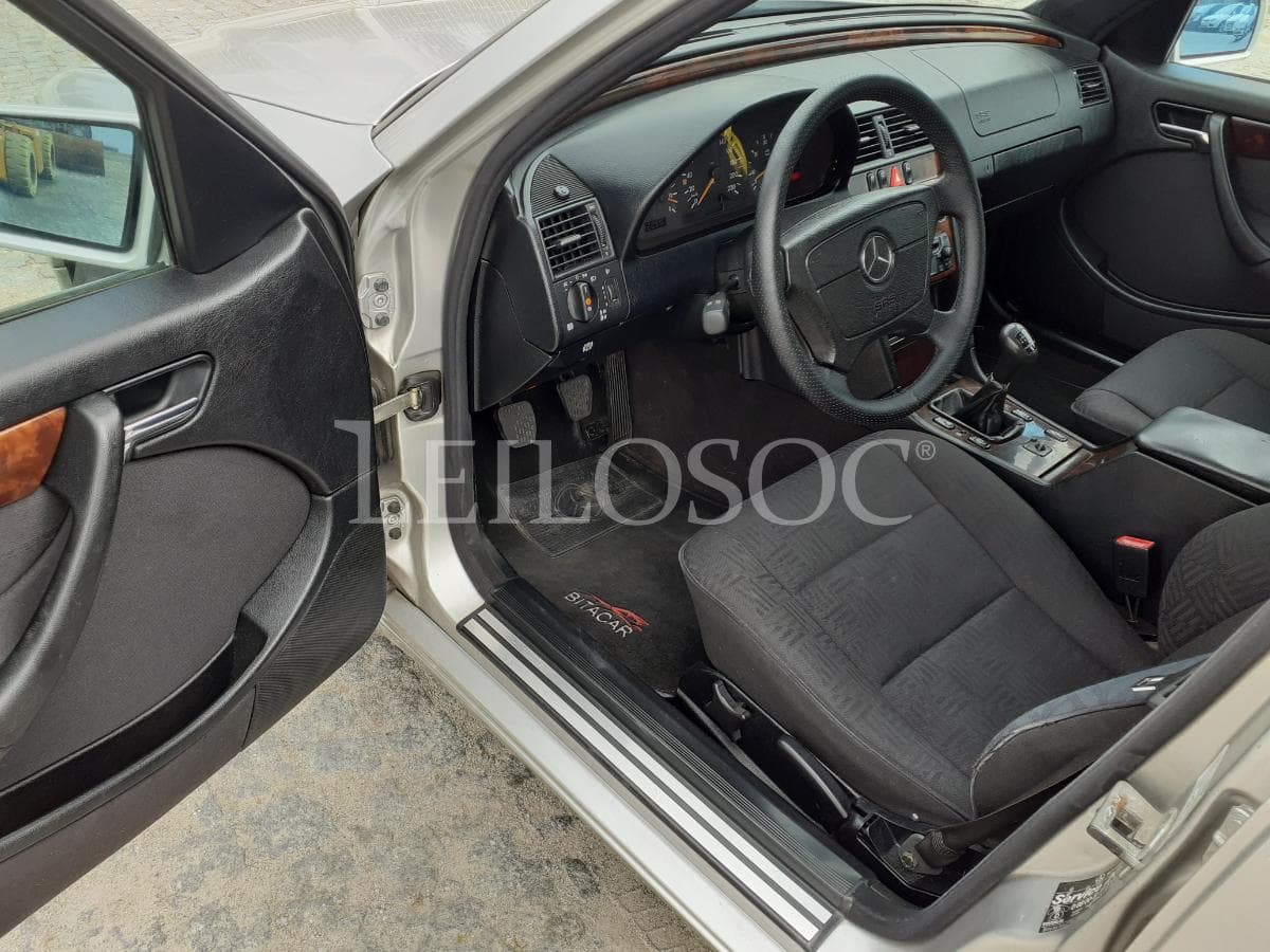 Mercedes-Benz C220 CDI · Ano 2000 — imagem 7