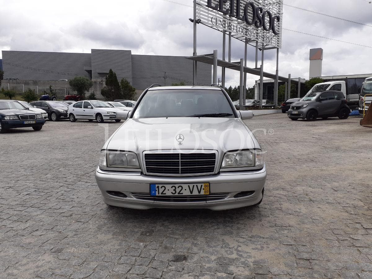 Mercedes-Benz C220 CDI · Ano 2000 — imagem 2
