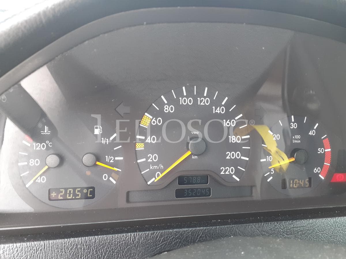 Mercedes-Benz C220 CDI · Ano 2000 — imagem 12