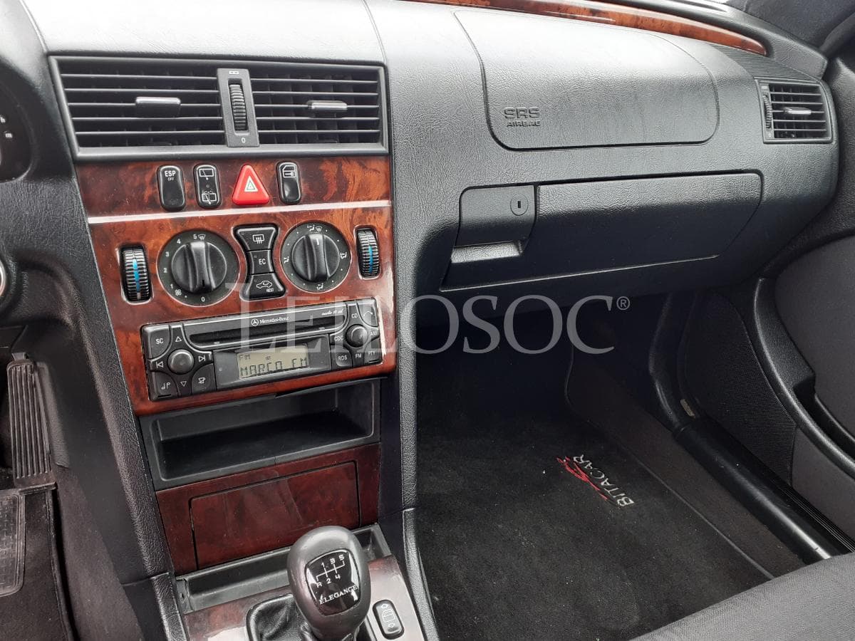 Mercedes-Benz C220 CDI · Ano 2000 — imagem 13