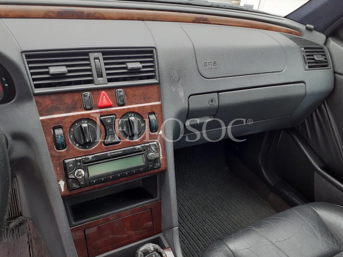 Mercedes-Benz C 220 · Diesel · Ano 1997 — image 13