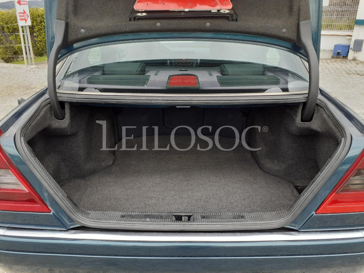 Mercedes-Benz C 220 · Diesel · Ano 1997 — image 17