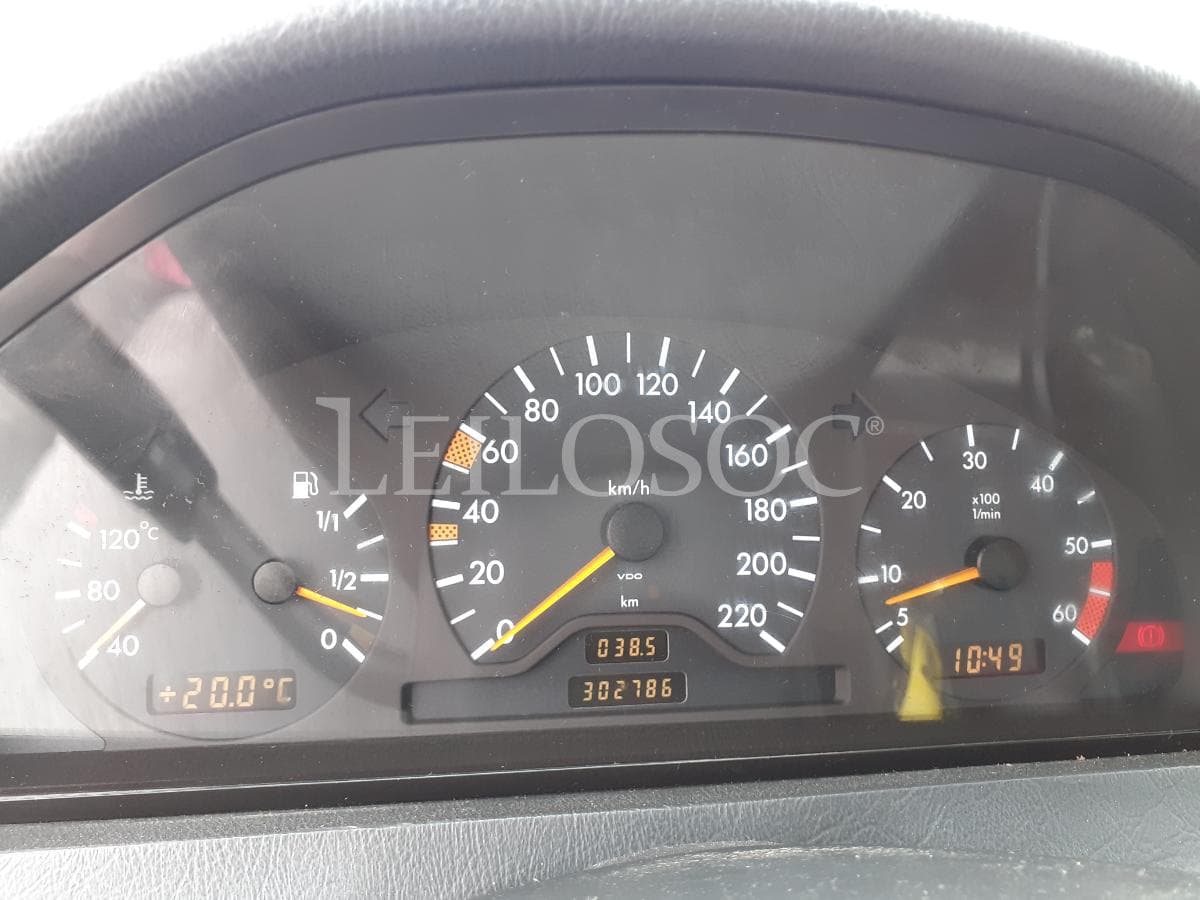 Mercedes-Benz C 220 · Diesel · Ano 1997 — image 11
