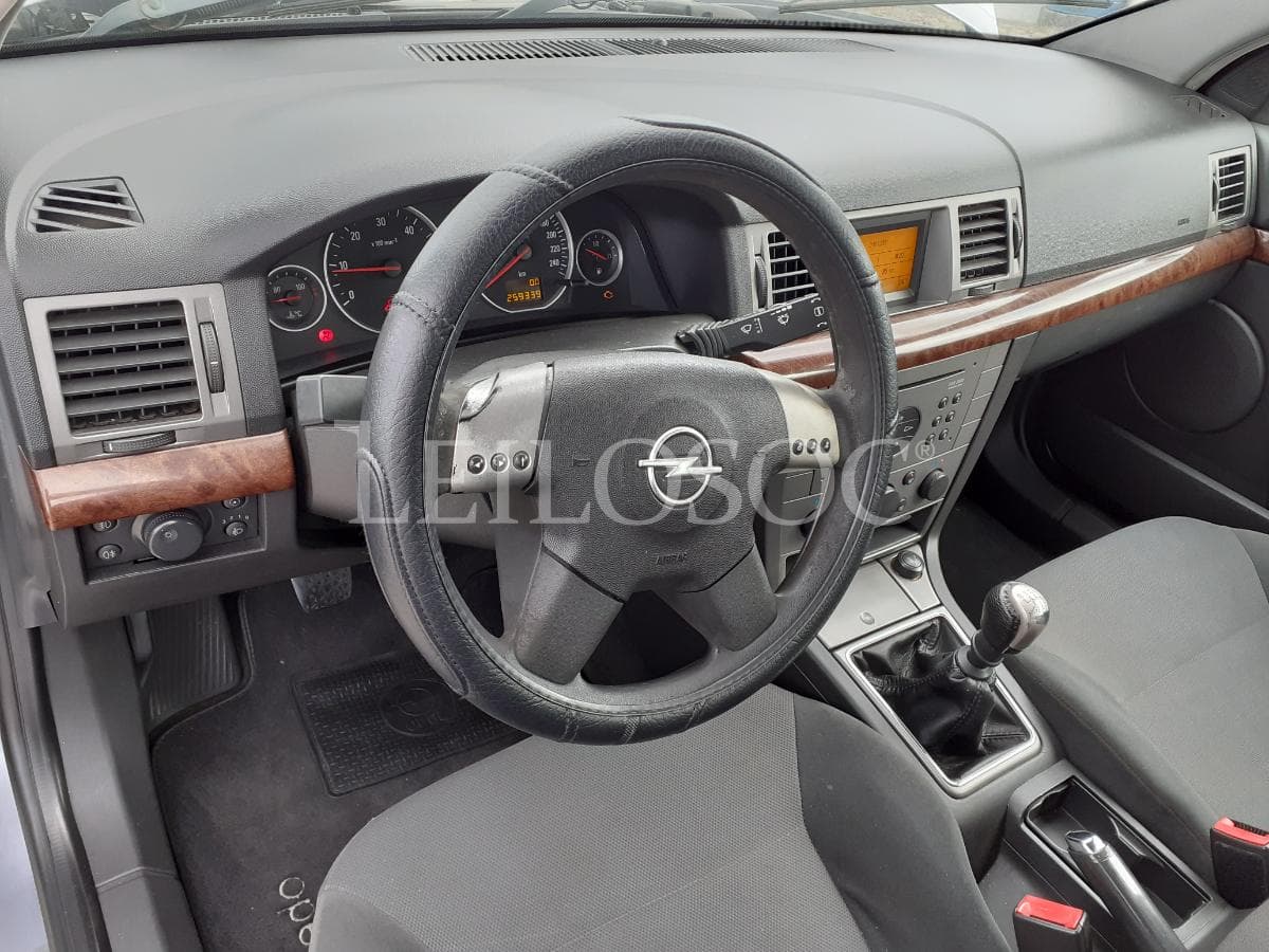 Opel Vectra 1.9 CDTI · Ano 2004 — image 10