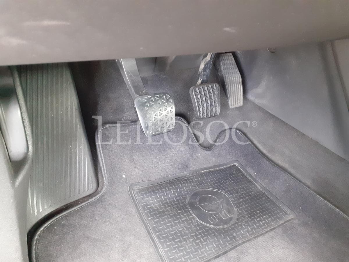 Opel Vectra 1.9 CDTI · Ano 2004 — image 8