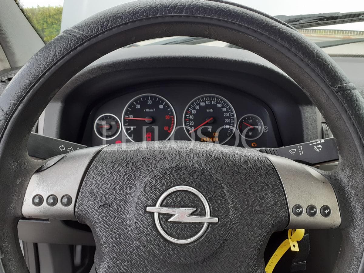 Opel Vectra 1.9 CDTI · Ano 2004 — image 12