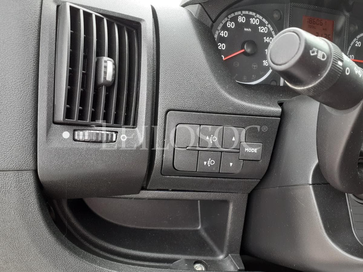 Peugeot Boxer 2.2 HDI · Ano 2011 — image 12