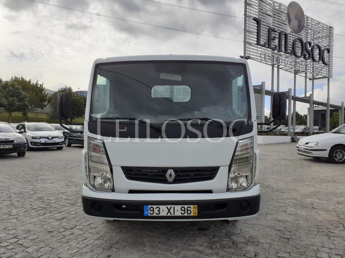 Renault Maxity · Ano 2008 — imagem 2