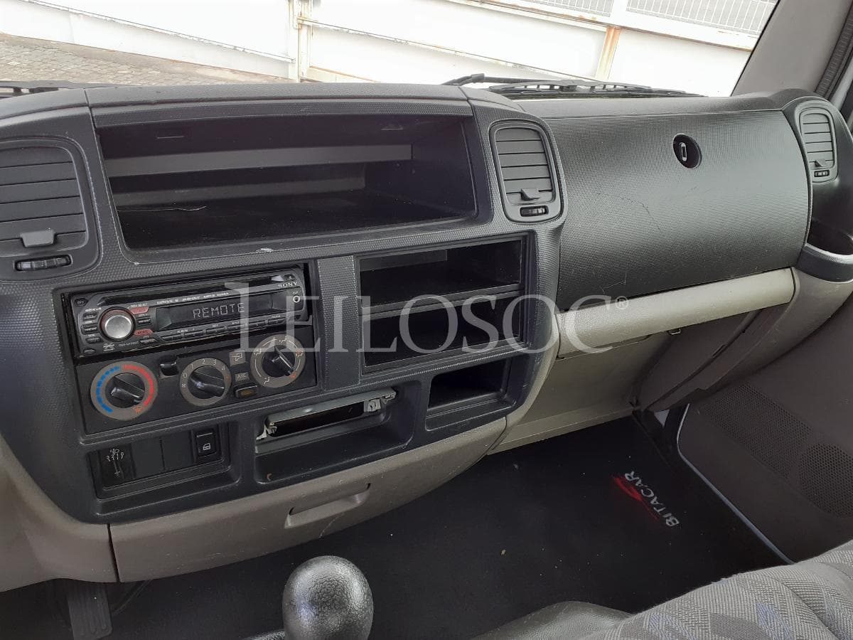 Renault Maxity · Ano 2008 — imagem 12