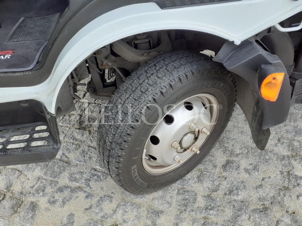 Renault Maxity · Ano 2008 — imagem 20