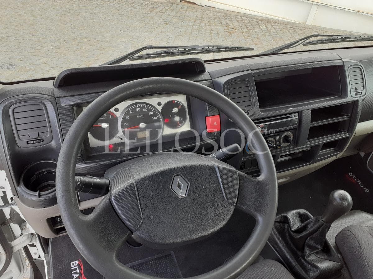 Renault Maxity · Ano 2008 — imagem 10