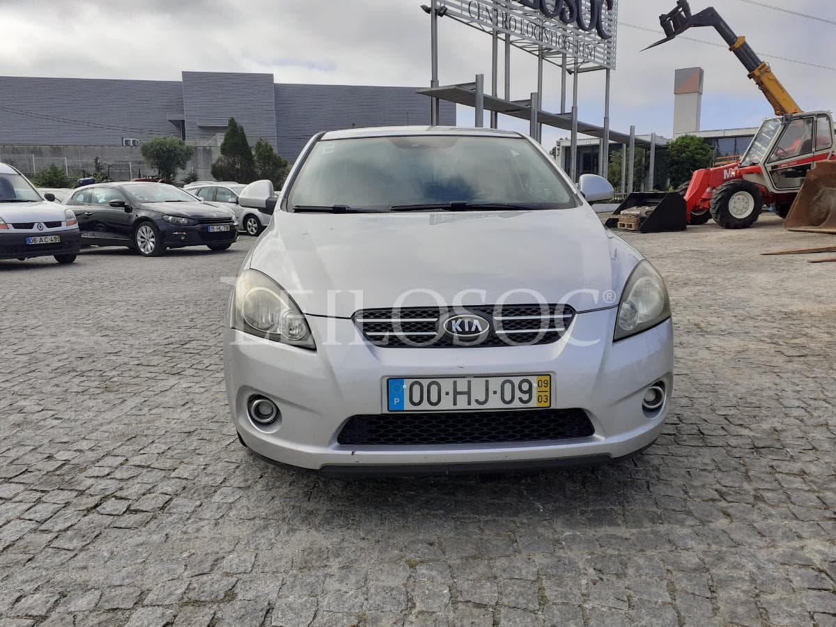 Kia Ceed · Ano 2009 — imagem 2