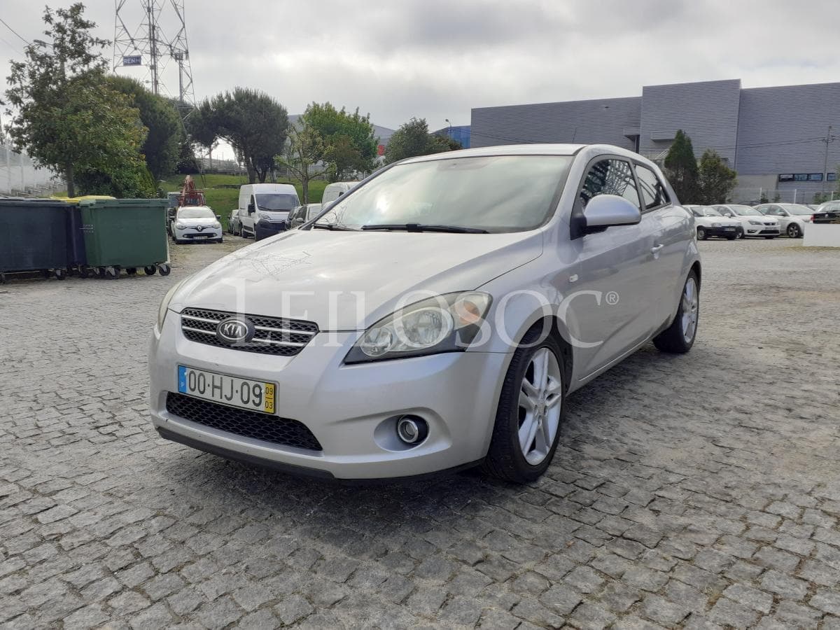 Kia Ceed · Ano 2009 — imagem 3