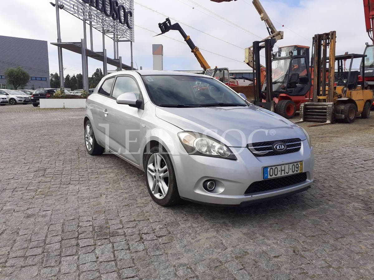 Kia Ceed · Ano 2009 — imagem 1