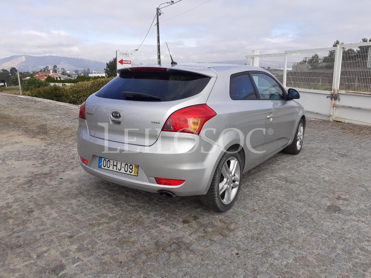Kia Ceed · Ano 2009 — imagem 4