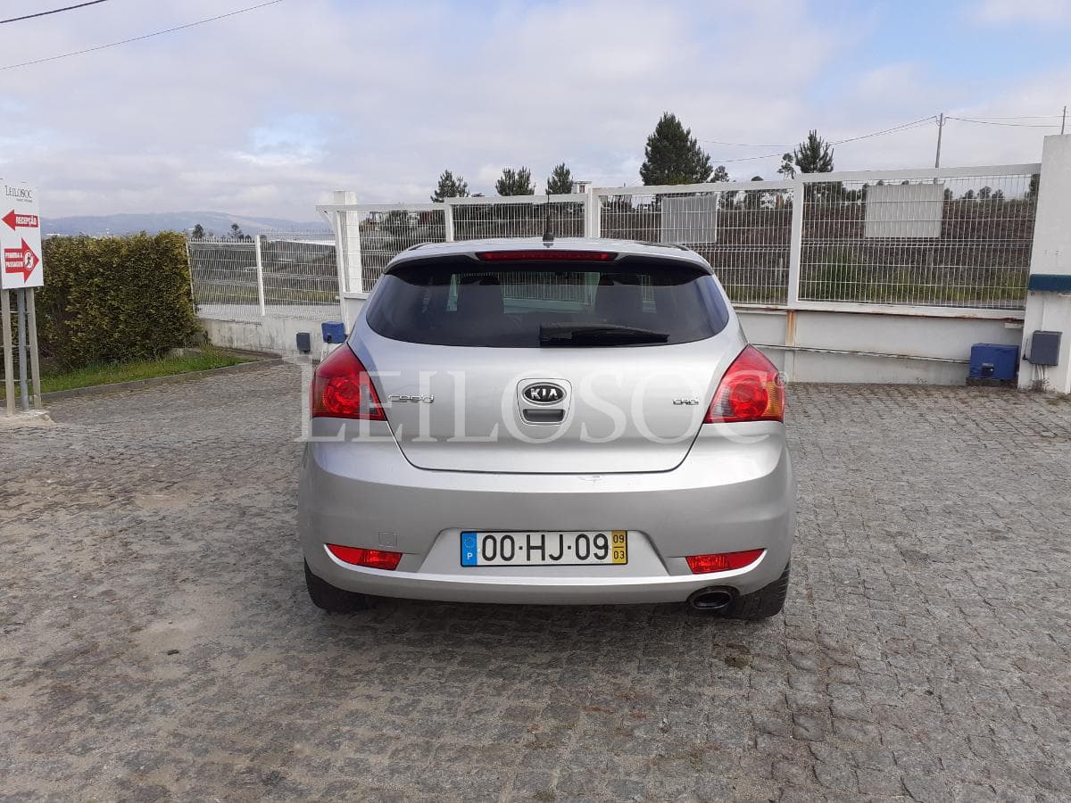 Kia Ceed · Ano 2009 — imagem 5