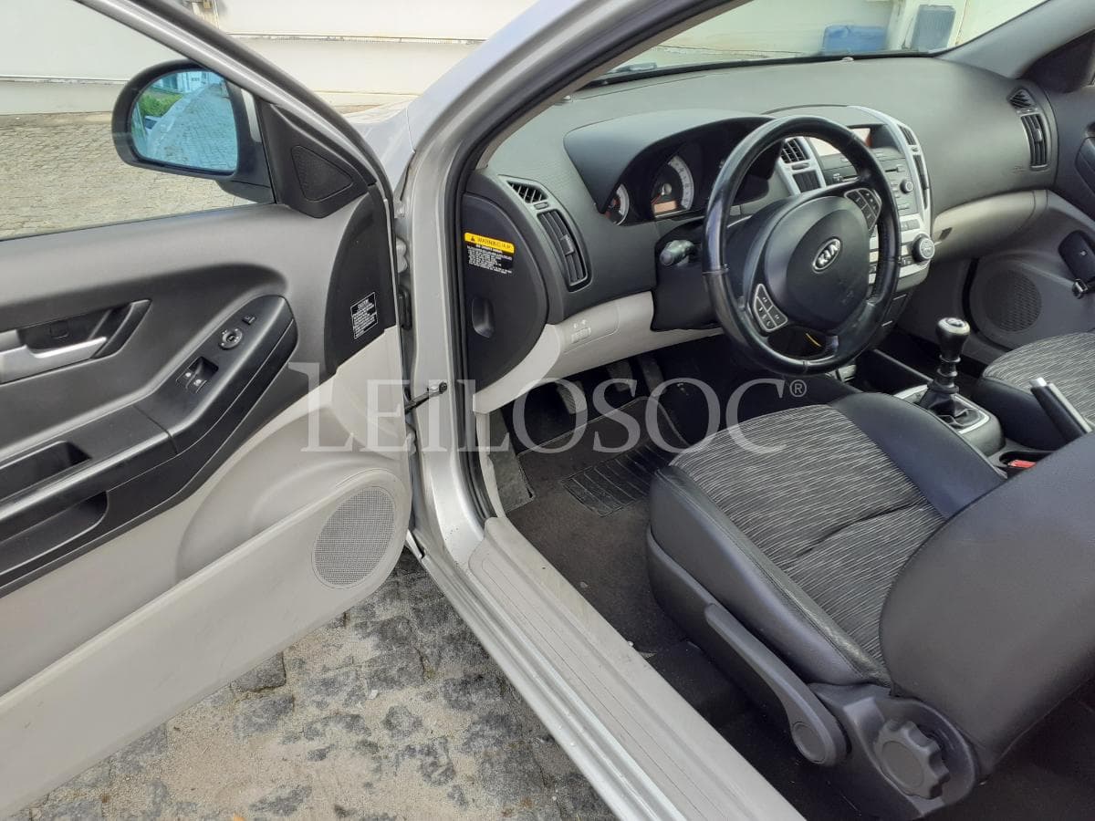 Kia Ceed · Ano 2009 — imagem 7