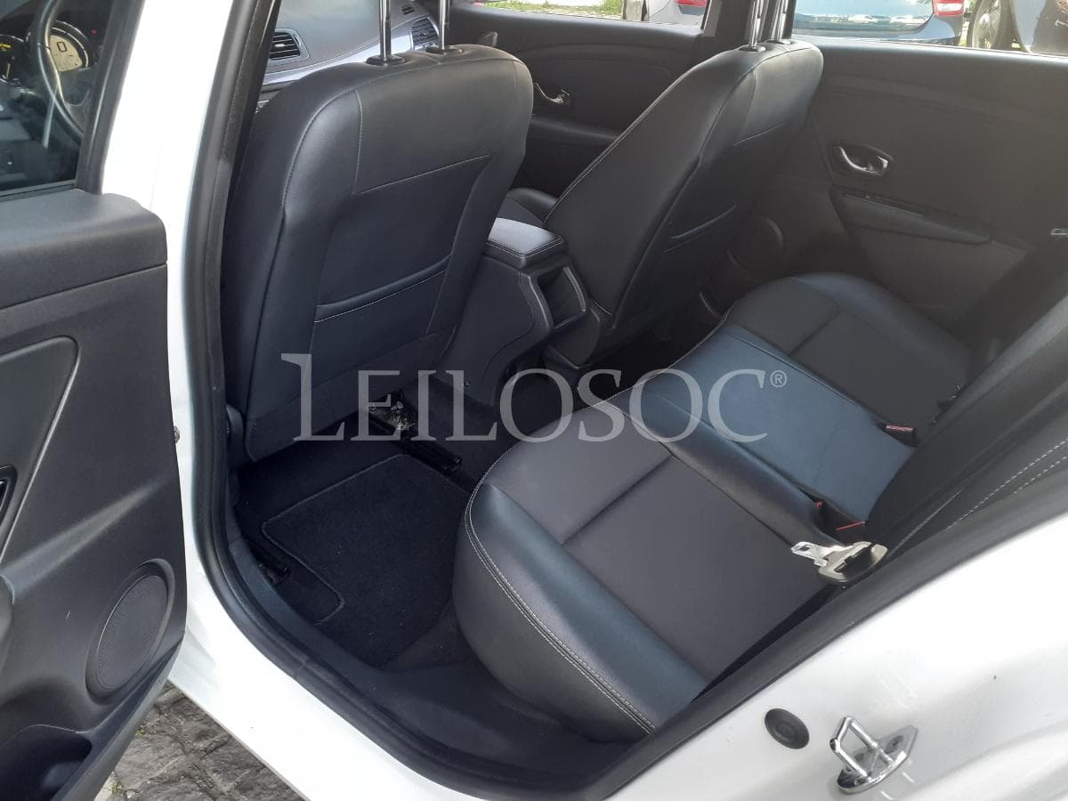 Renault Mégane 1.5 DCI · Ano 2014 — imagem 18