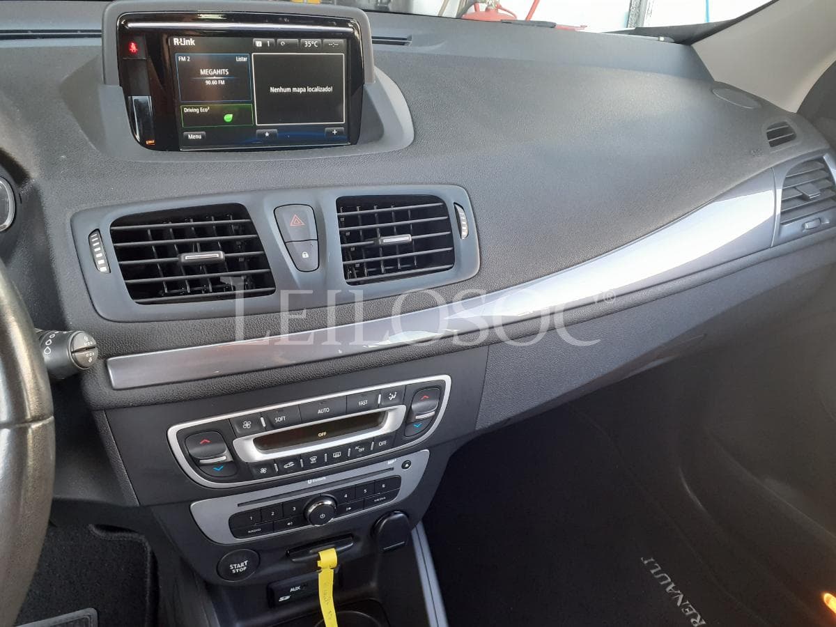 Renault Mégane 1.5 DCI · Ano 2014 — imagem 11
