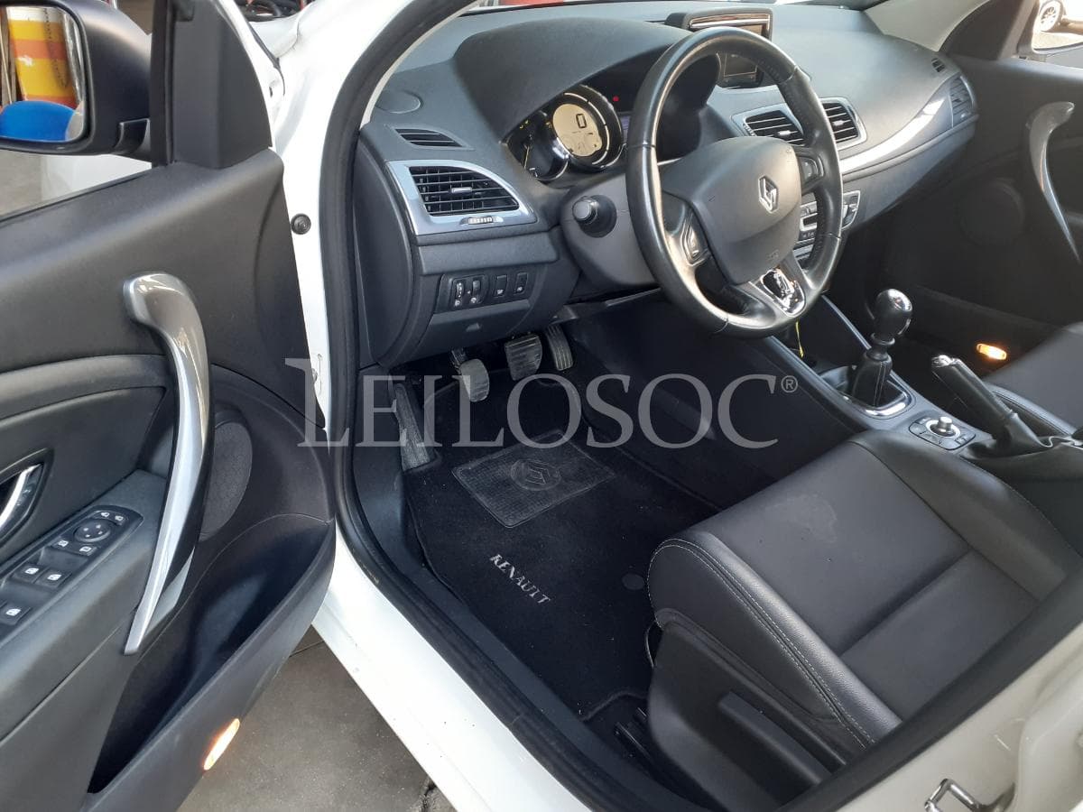 Renault Mégane 1.5 DCI · Ano 2014 — imagem 7