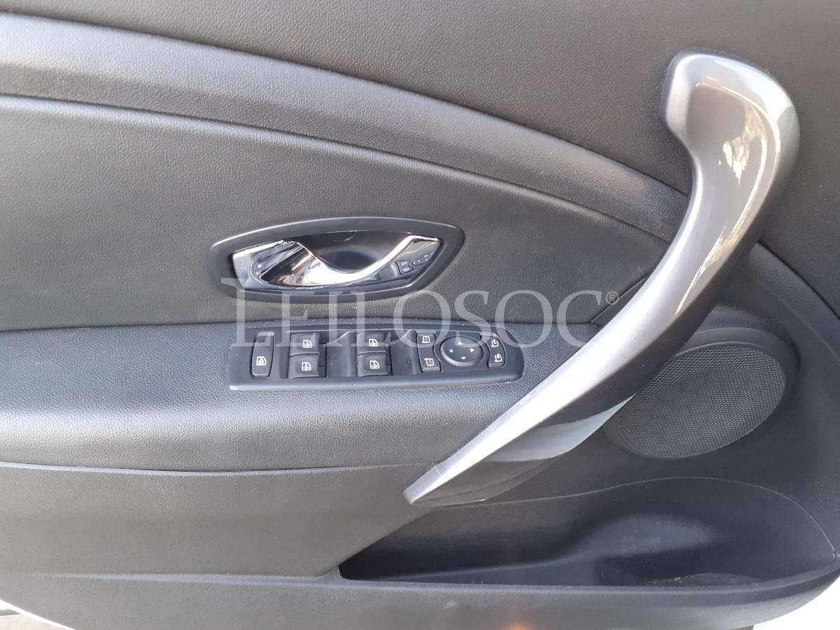 Renault Mégane 1.5 DCI · Ano 2014 — imagem 9