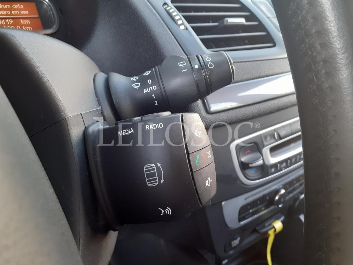 Renault Mégane 1.5 DCI · Ano 2014 — imagem 13