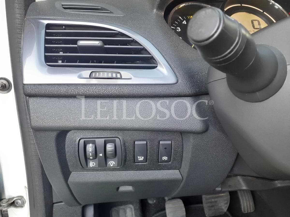 Renault Mégane 1.5 DCI · Ano 2014 — imagem 17