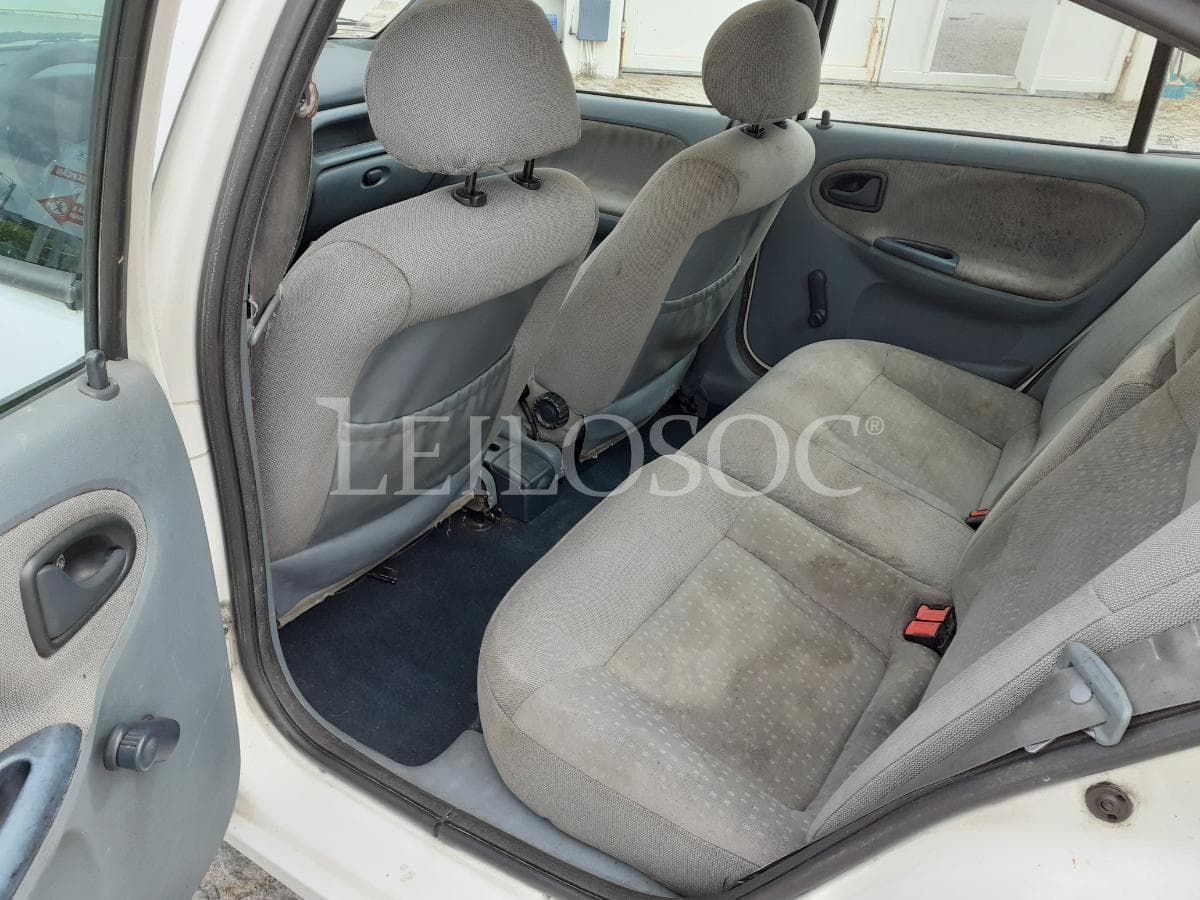Renault Mégane 1.4 ·  Ano 1996 — imagem 17