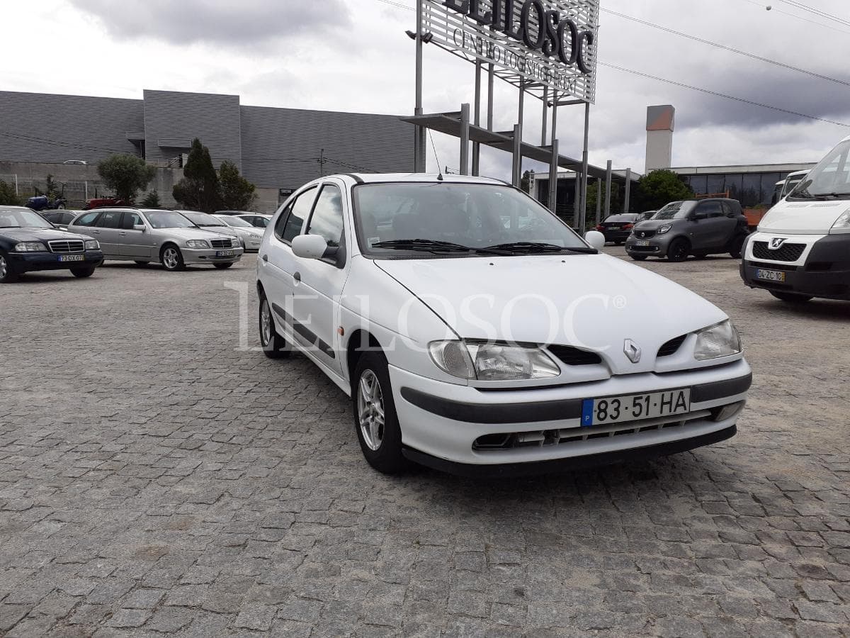 Renault Mégane 1.4 ·  Ano 1996