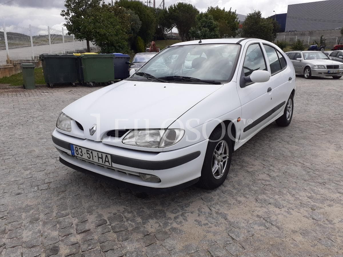 Renault Mégane 1.4 ·  Ano 1996 — imagem 3