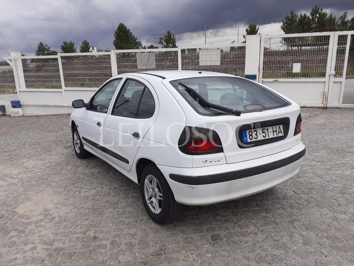 Renault Mégane 1.4 ·  Ano 1996 — imagem 4