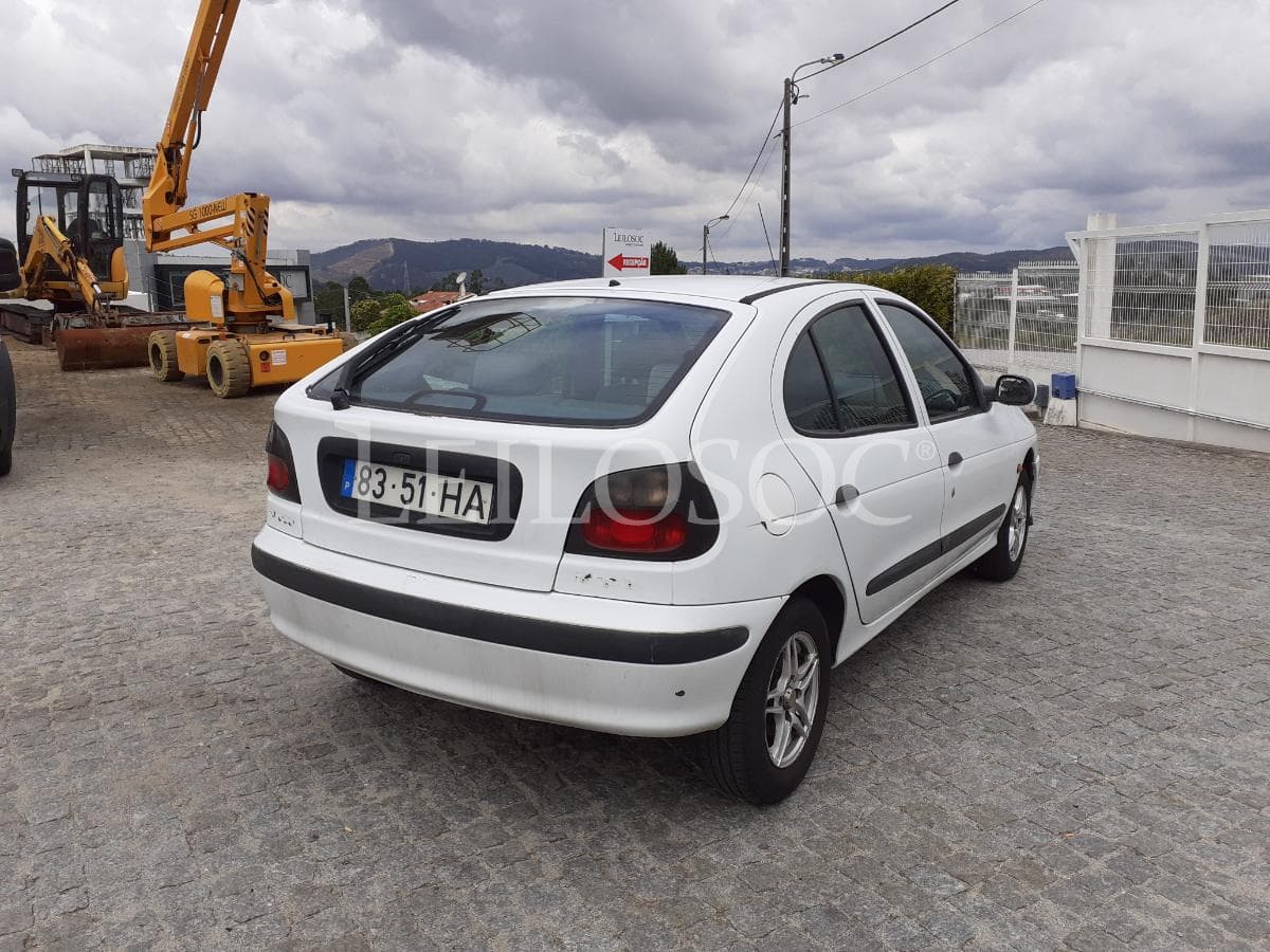 Renault Mégane 1.4 ·  Ano 1996 — imagem 6