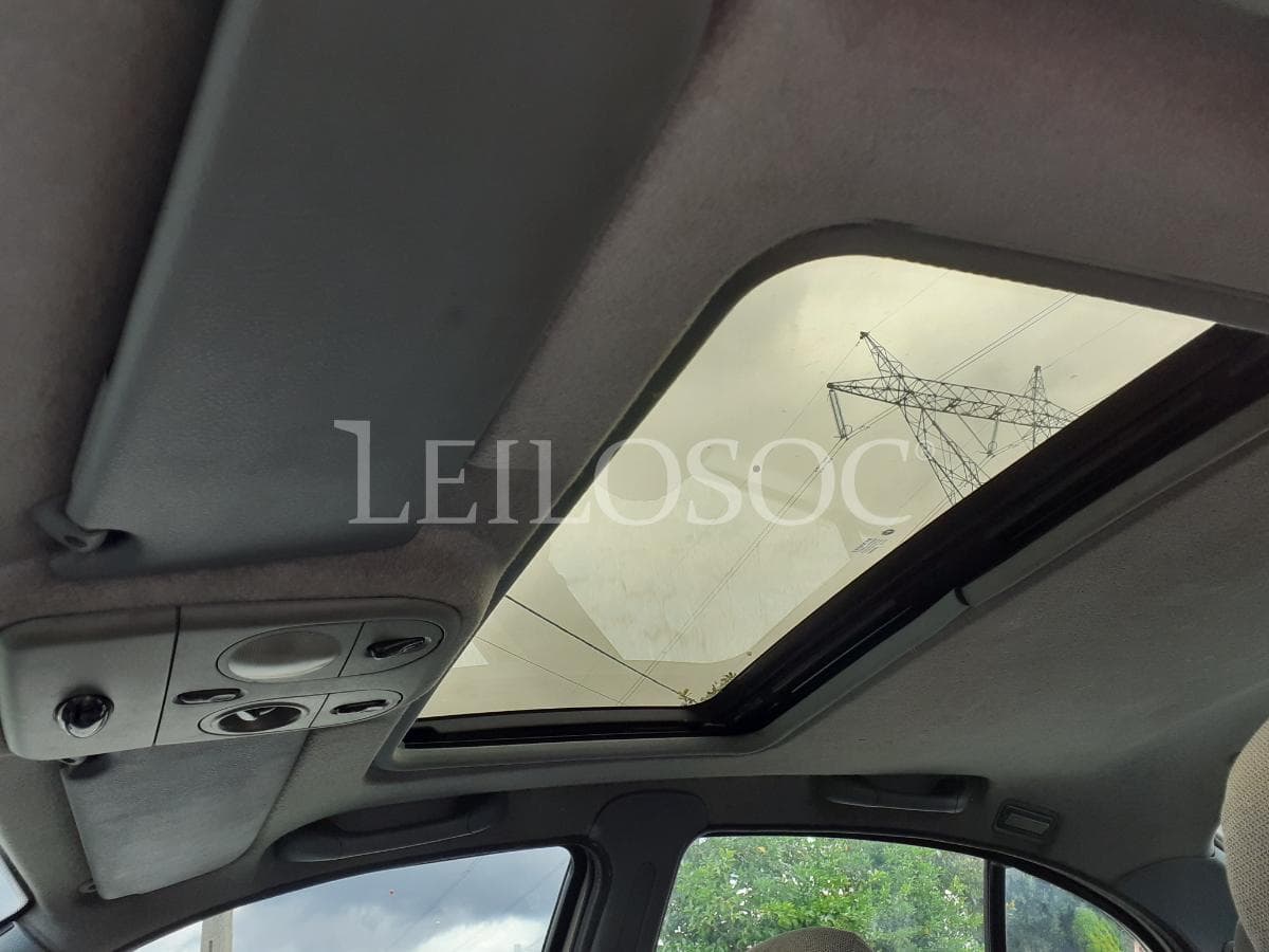 Renault Mégane 1.4 ·  Ano 1996 — imagem 16