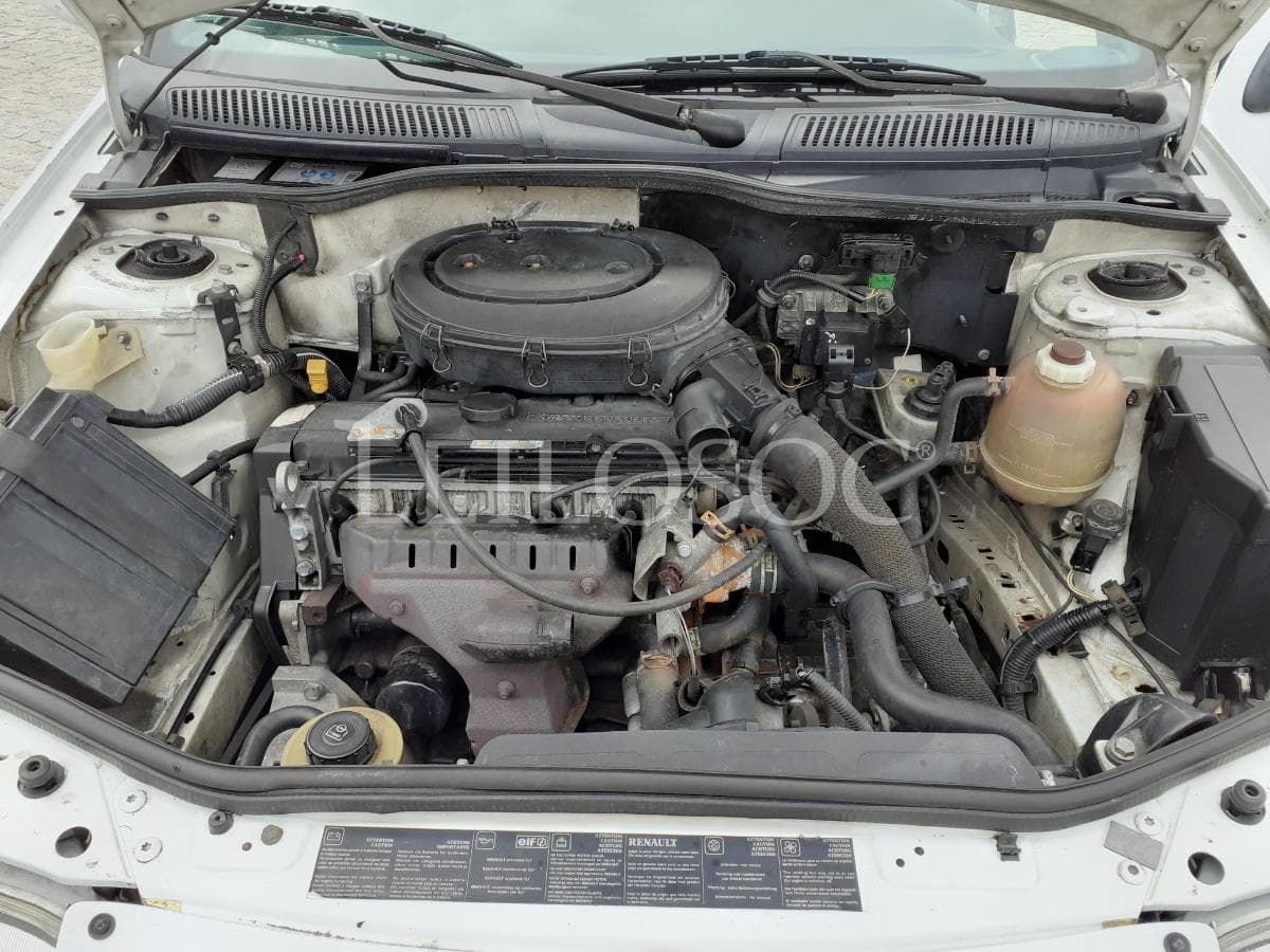 Renault Mégane 1.4 ·  Ano 1996 — imagem 19