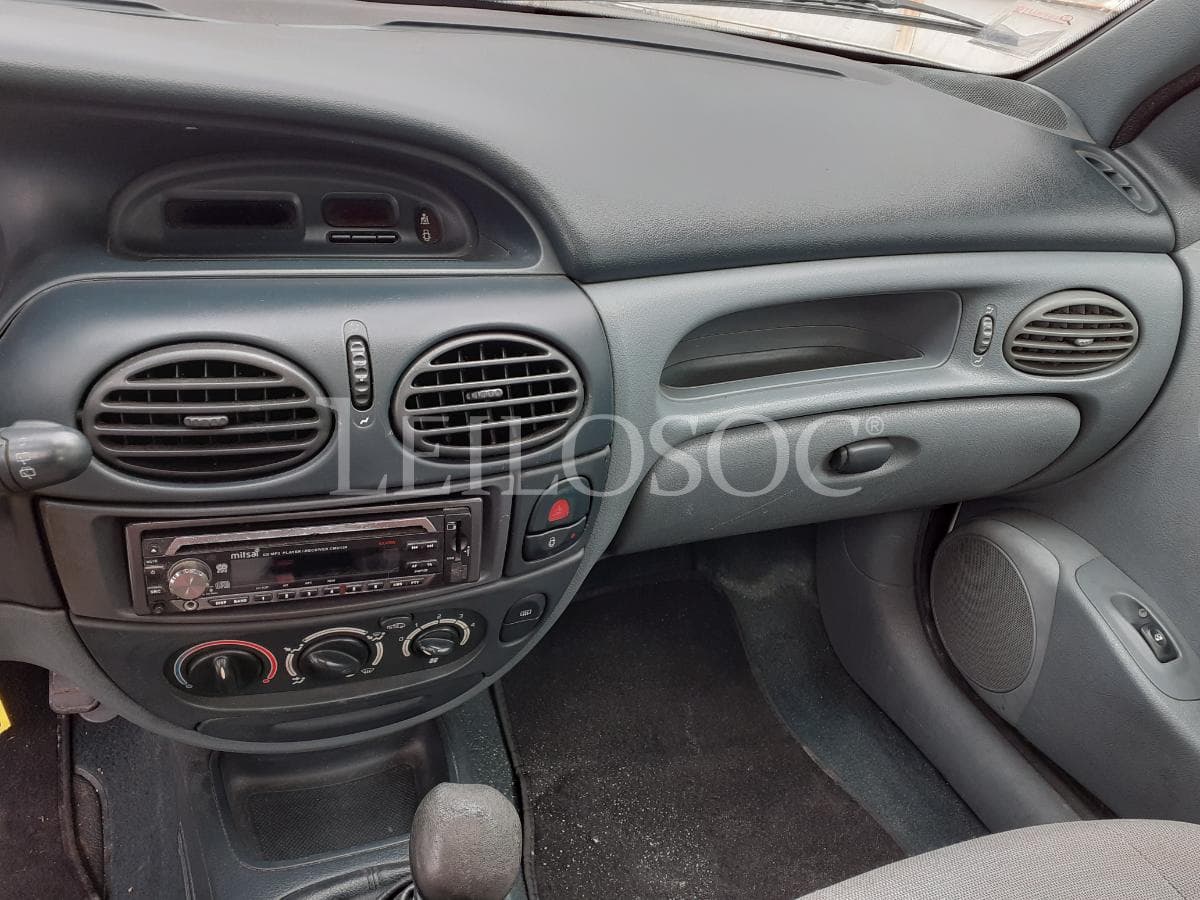 Renault Mégane 1.4 ·  Ano 1996 — imagem 12