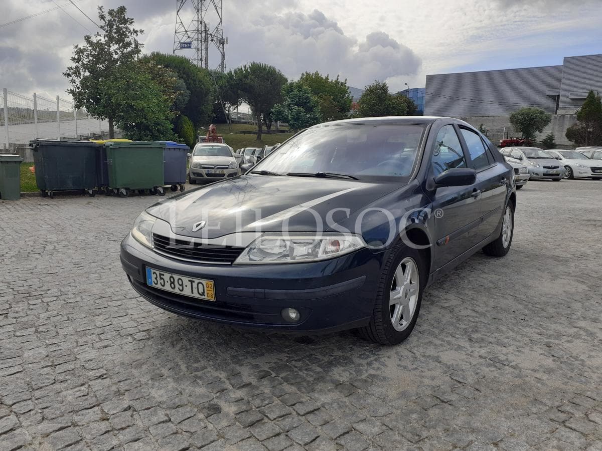 Renault Laguna · Ano 2002 — imagem 3