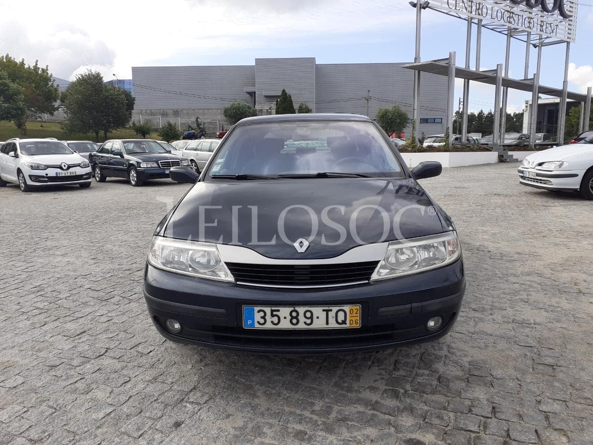 Renault Laguna · Ano 2002 — imagem 2