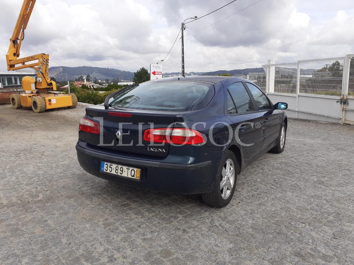 Renault Laguna · Ano 2002 — imagem 4