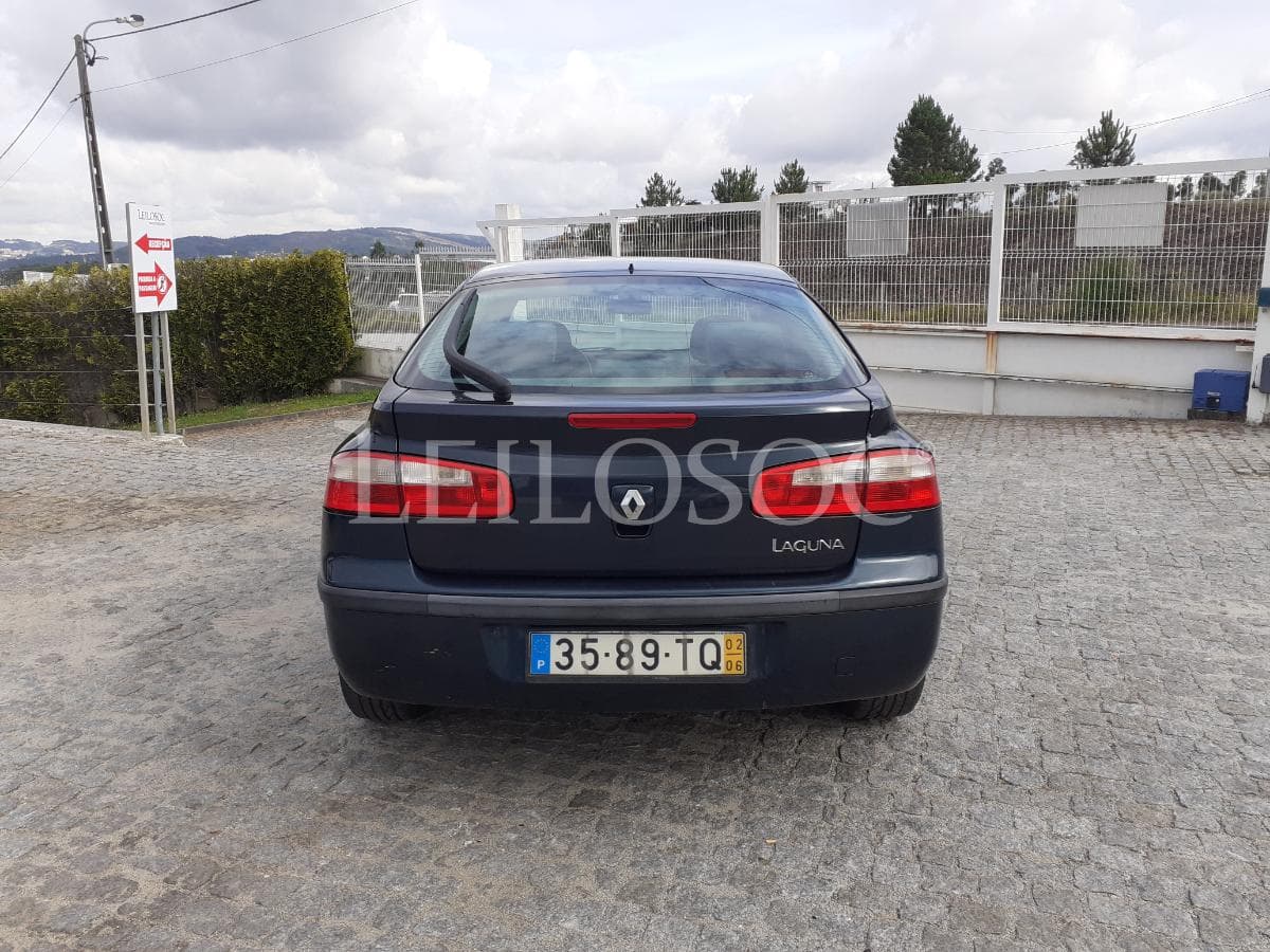 Renault Laguna · Ano 2002 — imagem 5
