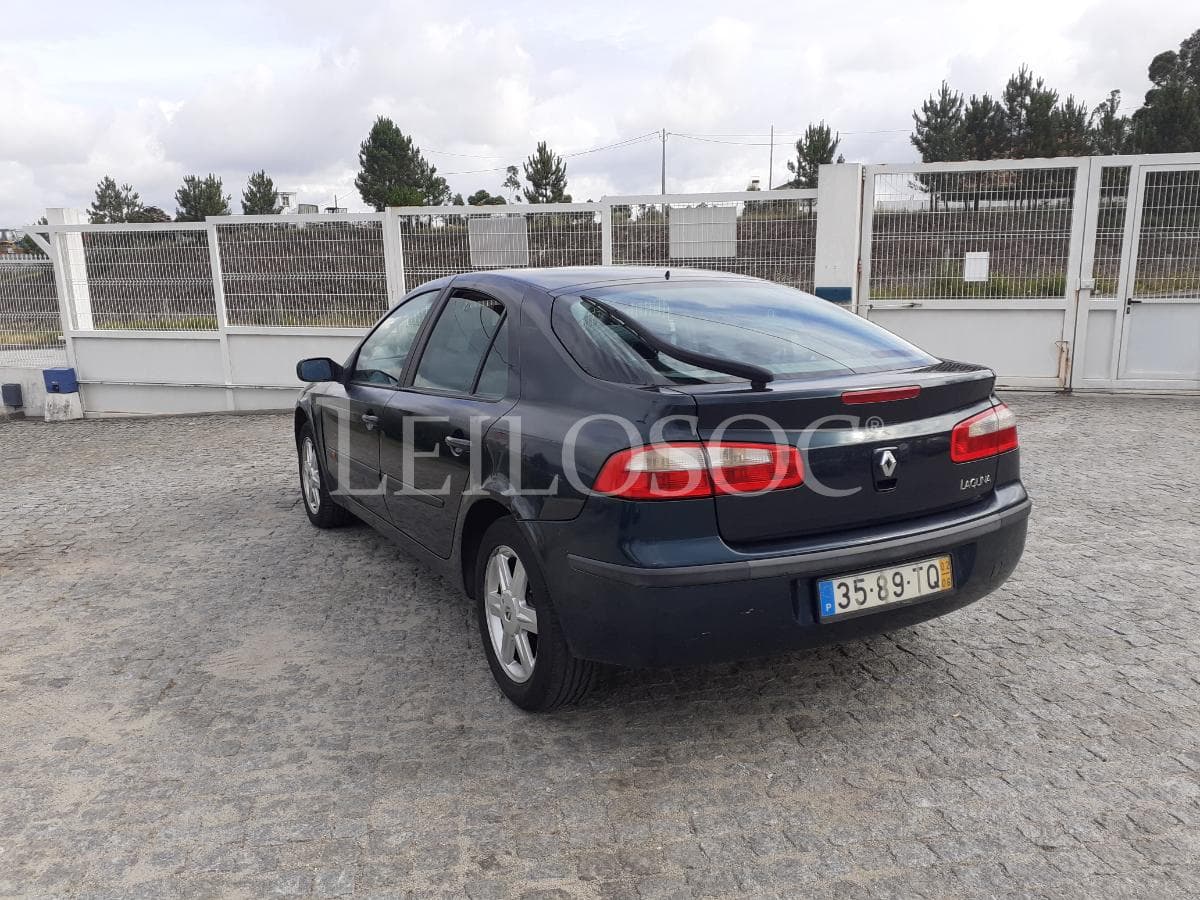 Renault Laguna · Ano 2002 — imagem 6