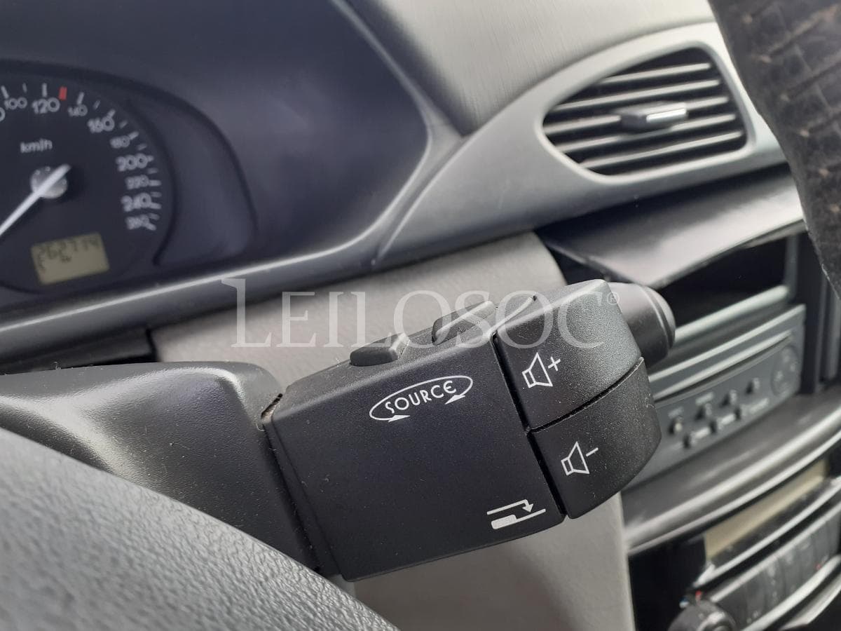 Renault Laguna · Ano 2002 — imagem 11