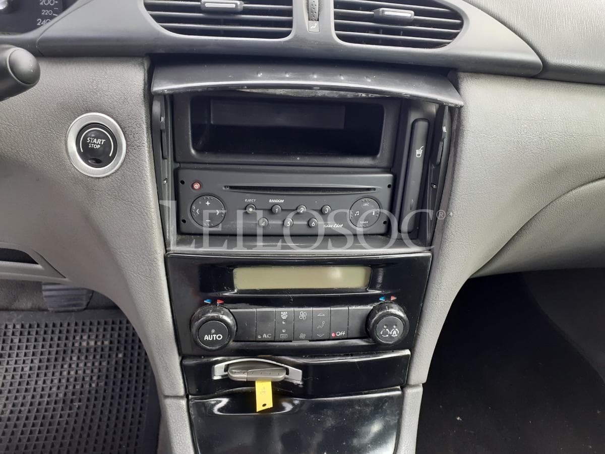 Renault Laguna · Ano 2002 — imagem 12