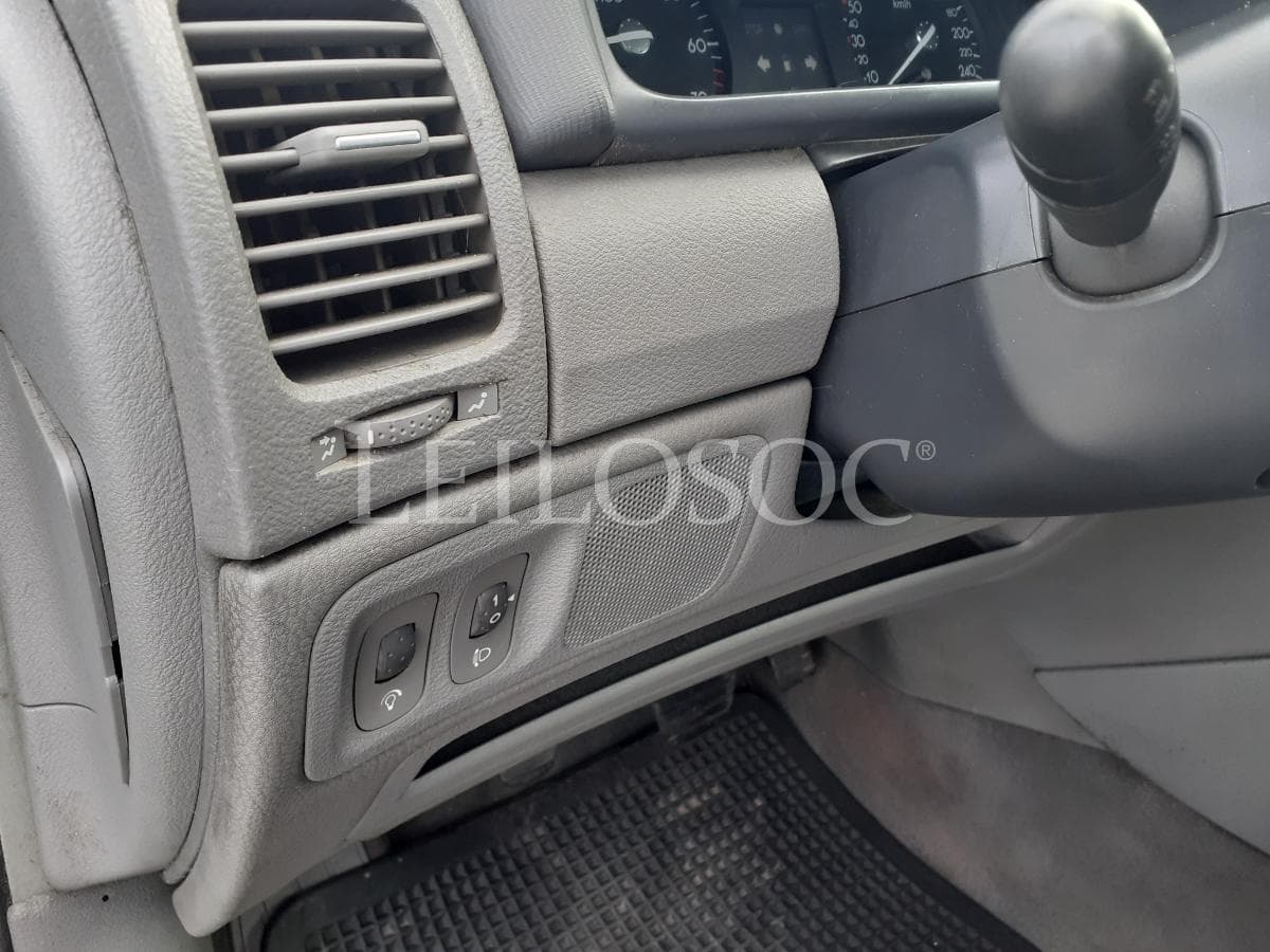 Renault Laguna · Ano 2002 — imagem 13