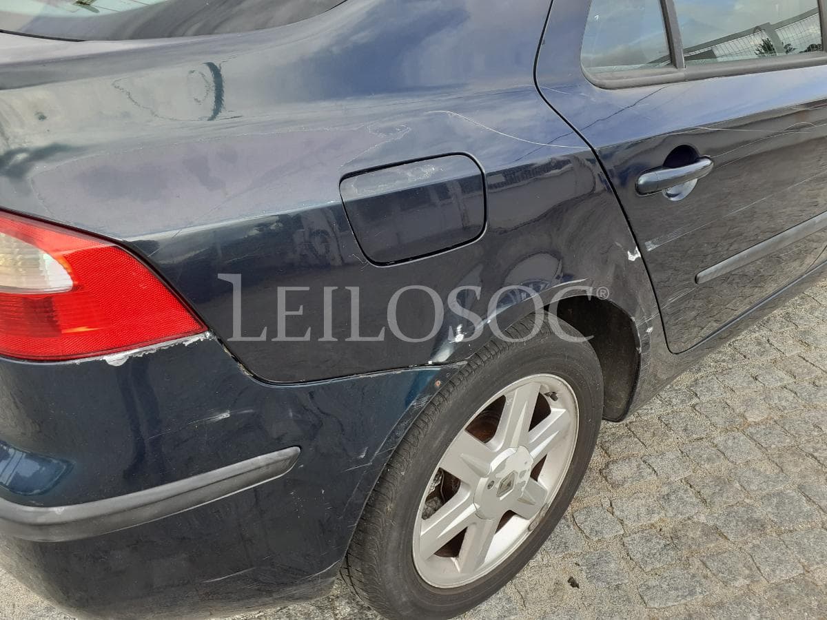 Renault Laguna · Ano 2002 — imagem 23