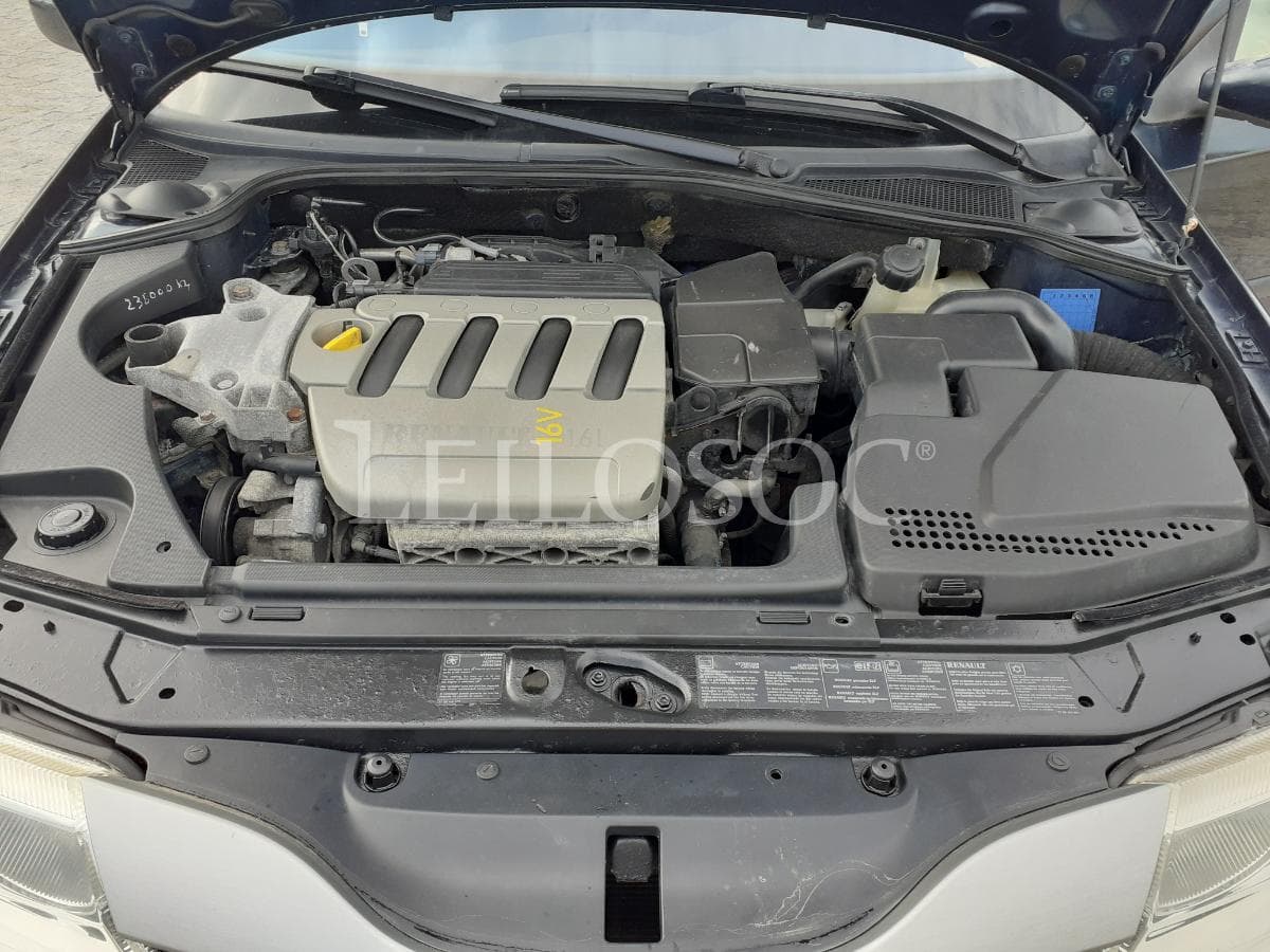 Renault Laguna · Ano 2002 — imagem 18