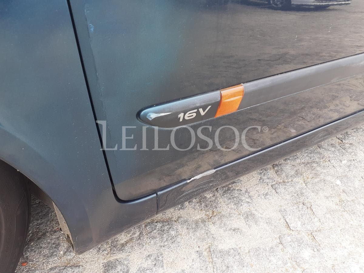Renault Laguna · Ano 2002 — imagem 20