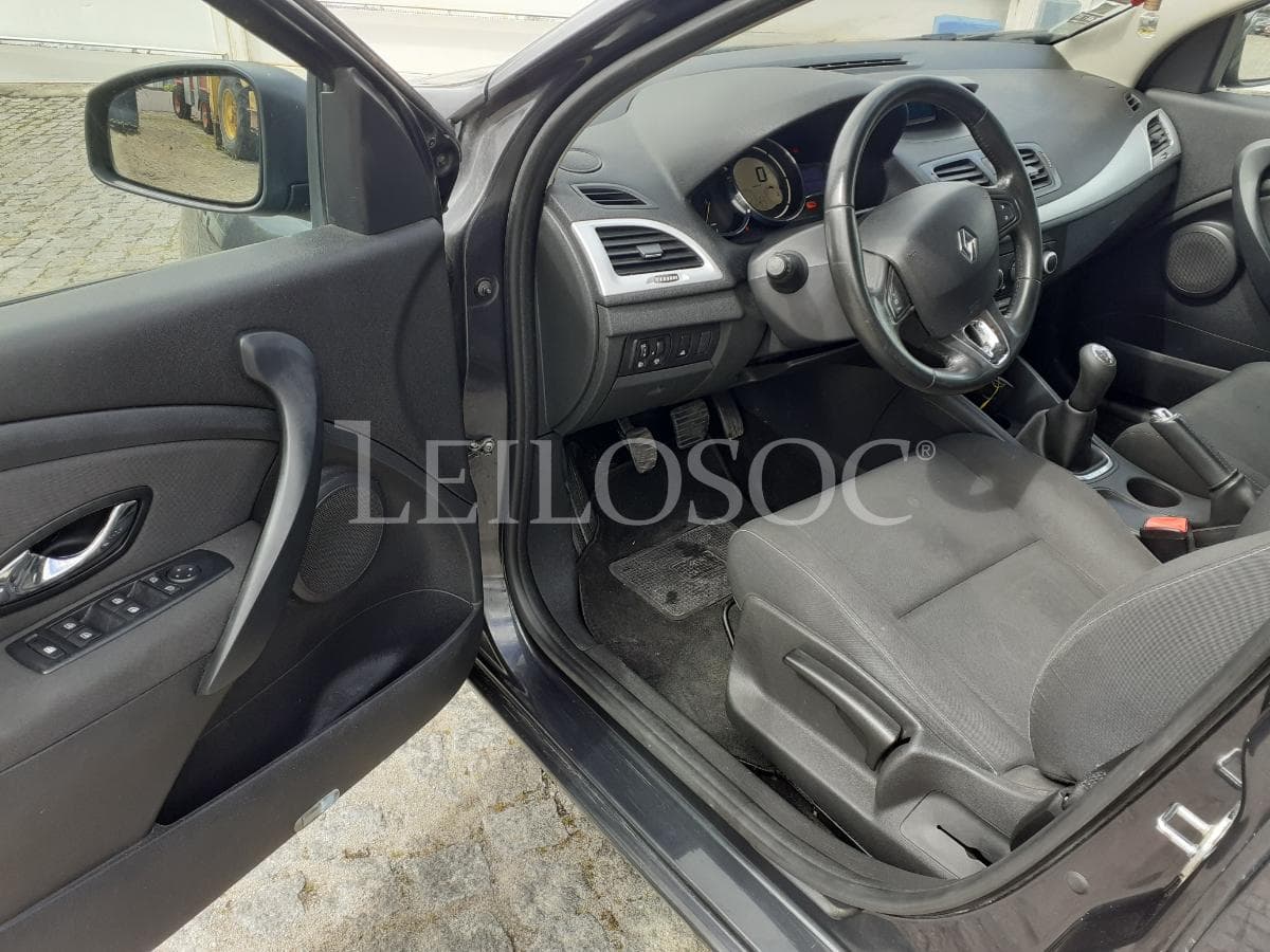 Renault Mégane 1.5 DCI · Année 2013 — image 7