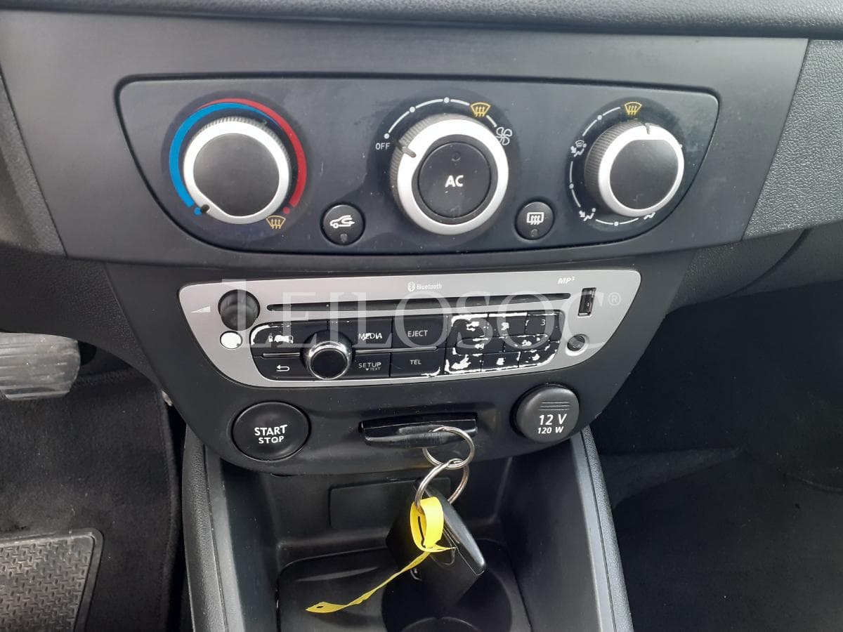 Renault Mégane 1.5 DCI · Année 2013 — image 14
