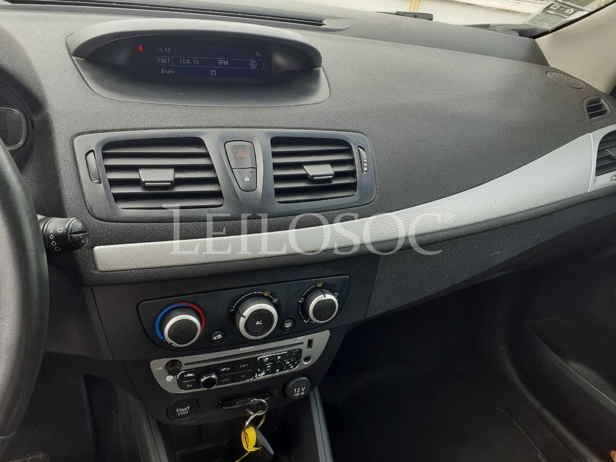 Renault Mégane 1.5 DCI · Année 2013 — image 15