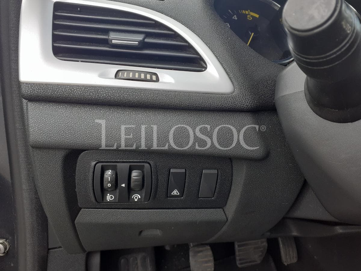Renault Mégane 1.5 DCI · Année 2013 — image 13